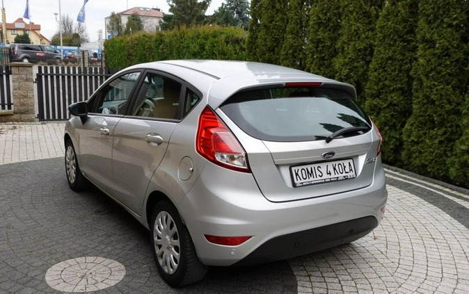 Ford Fiesta cena 32900 przebieg: 119000, rok produkcji 2017 z Ryn małe 191